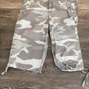 Woman’s camo capris